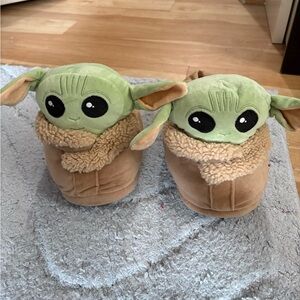 American Eagle Outfitters Tan Faux Fur Slippers